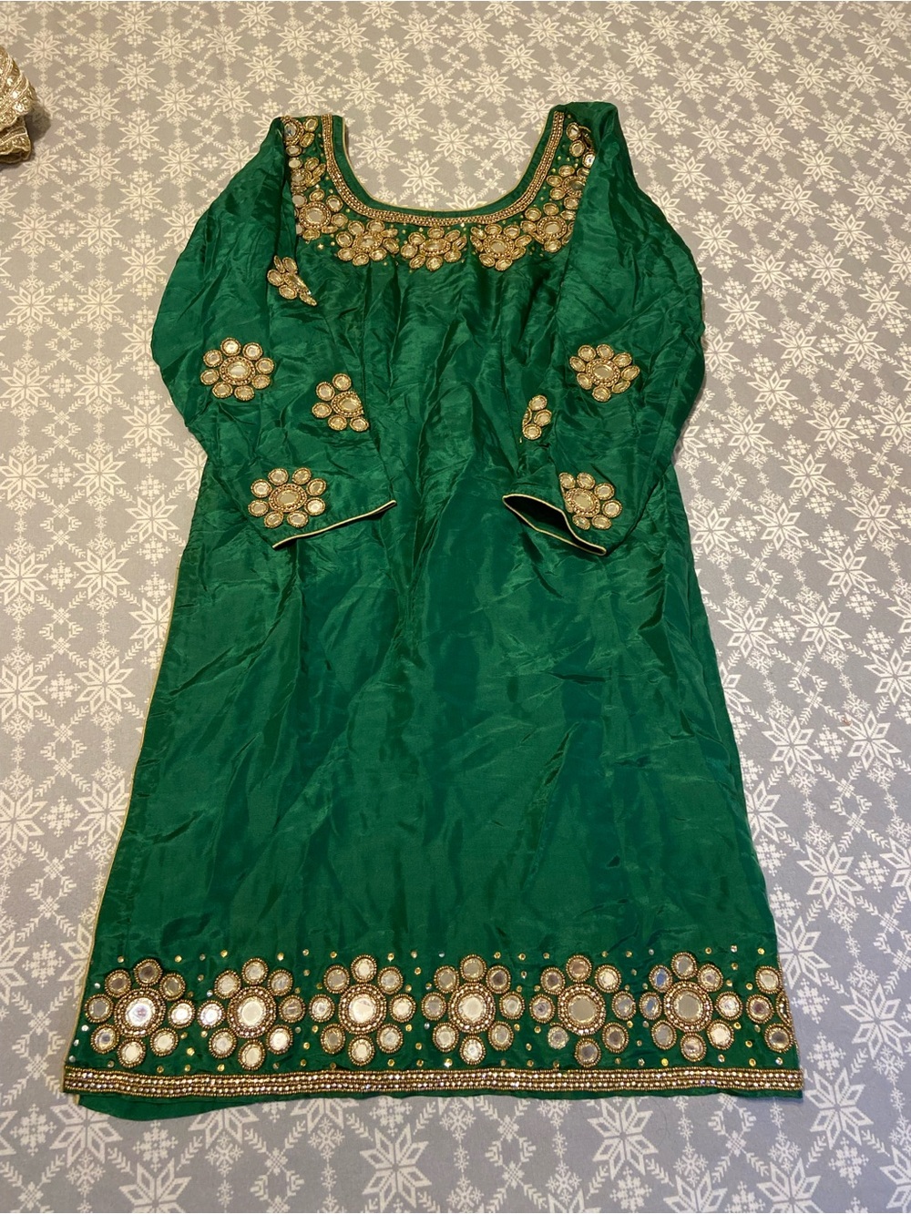 Indian Embellished Green Women's 2-Piece Pajami Suit with Gold Mirrorwork Size M